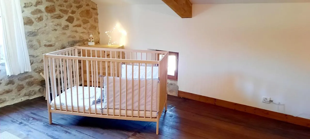 Maison Familiale Chaleureuse Idealement Situee Silhac