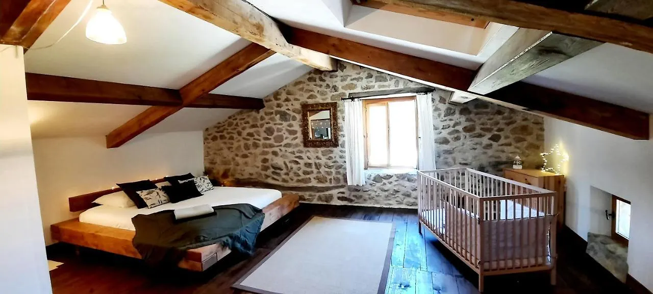 Maison Familiale Chaleureuse Idealement Situee Silhac 0*,